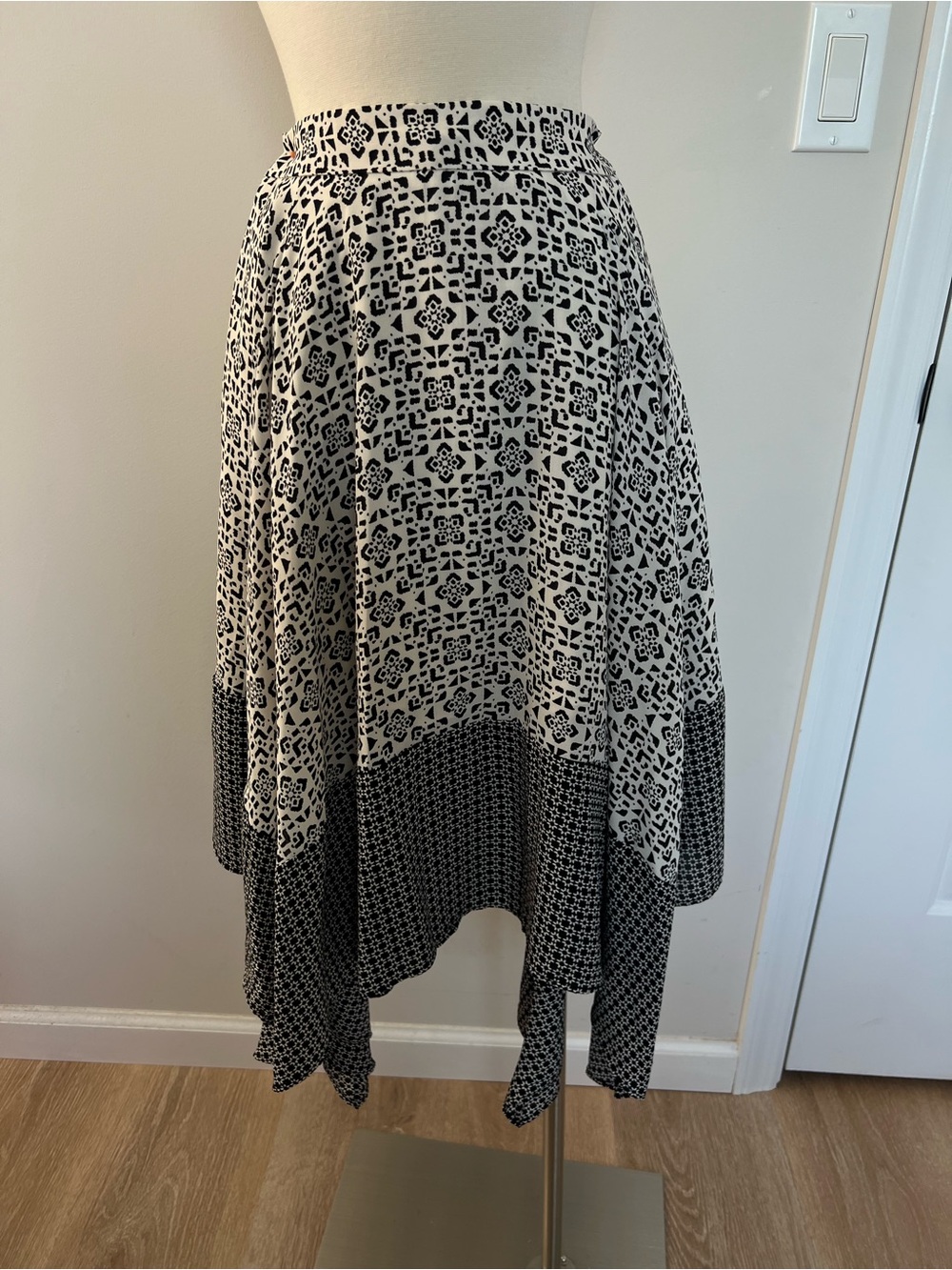 Banana Republic Black and White Asymmetrical Printed Midi Skirt